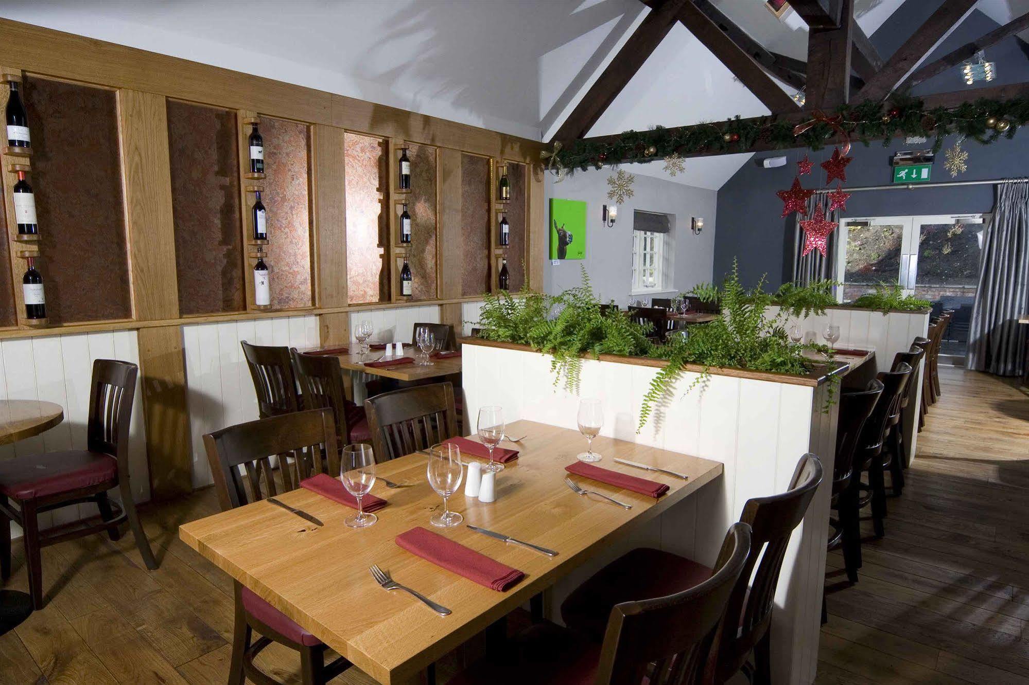 The Nags Head Hotell Montgomery Eksteriør bilde