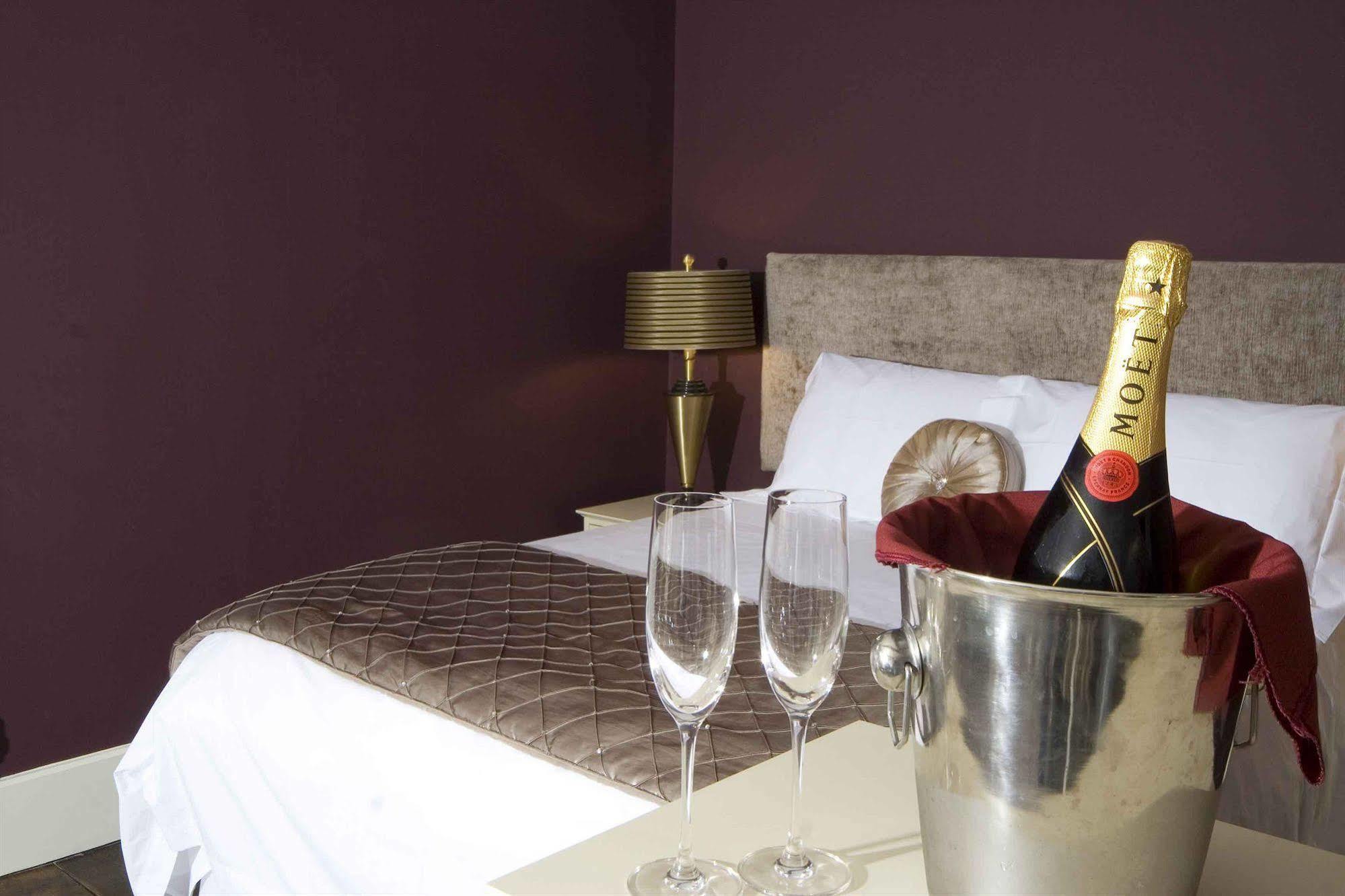 The Nags Head Hotell Montgomery Eksteriør bilde