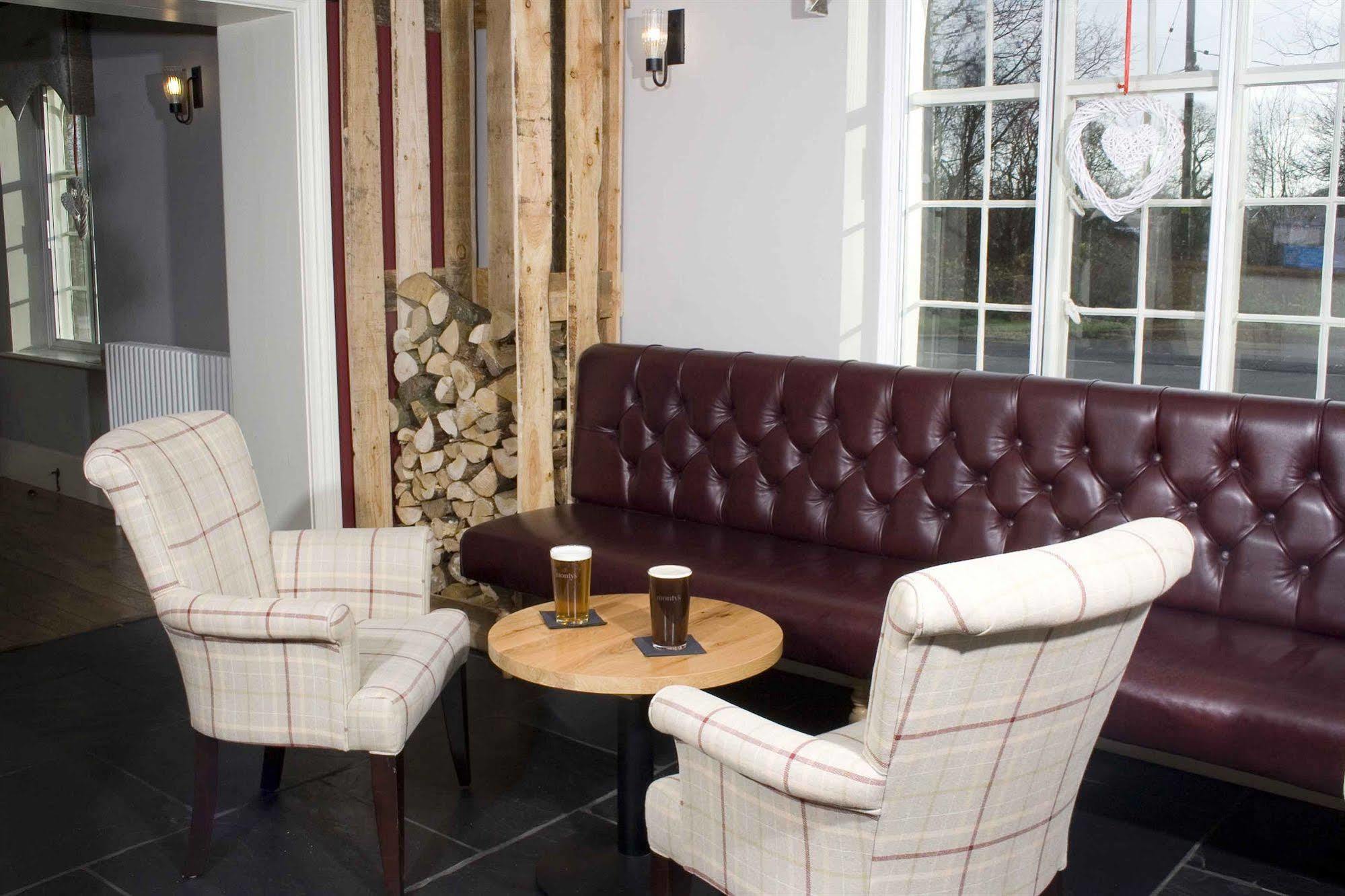 The Nags Head Hotell Montgomery Eksteriør bilde